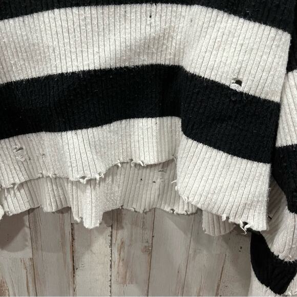 Zara Striped Cropped Distressed Boxy Oversized Sweater - Picture 2 of 9